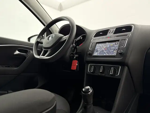 Volkswagen Polo view 4
