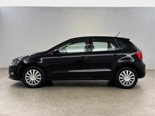 Volkswagen Polo view 9