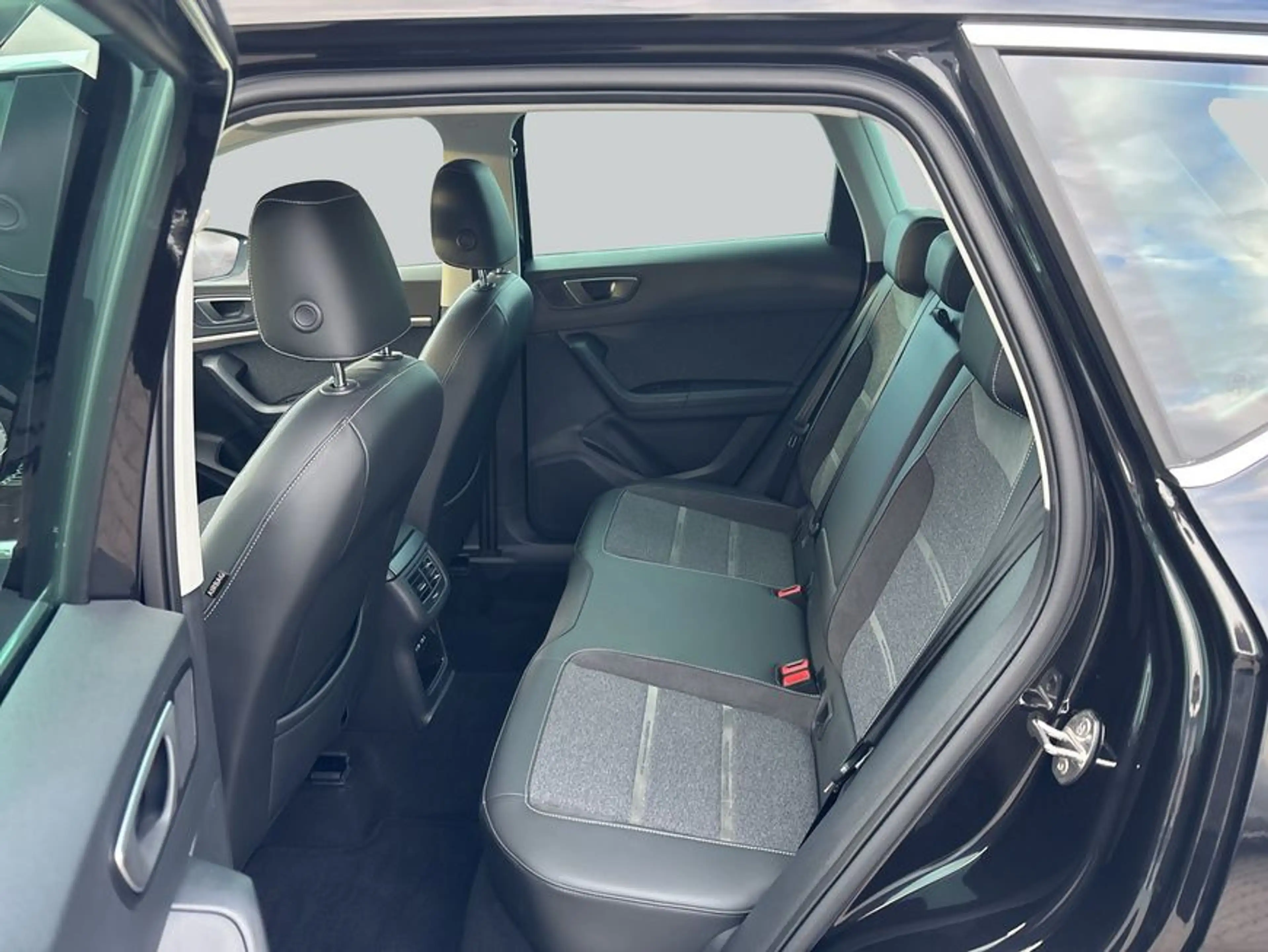 SEAT Ateca 1.5 TSI ACT DSG OPF Xperience — photo 11