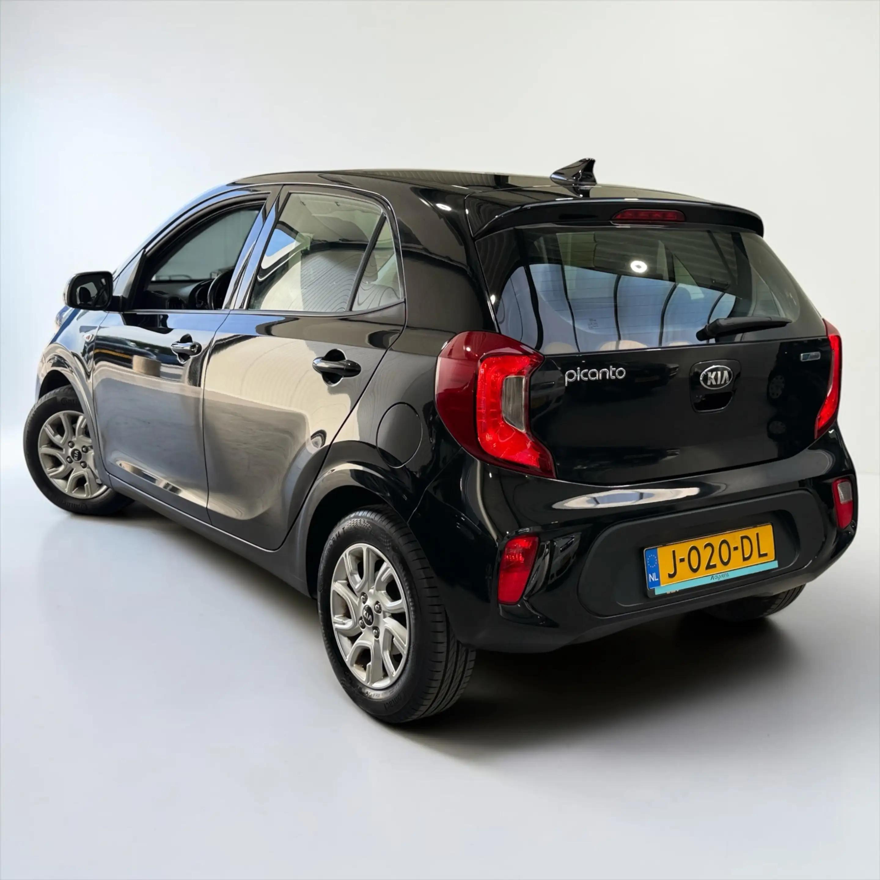 Kia Picanto 1.0 MPi DynamicLine CAM CARPLAY — photo 4