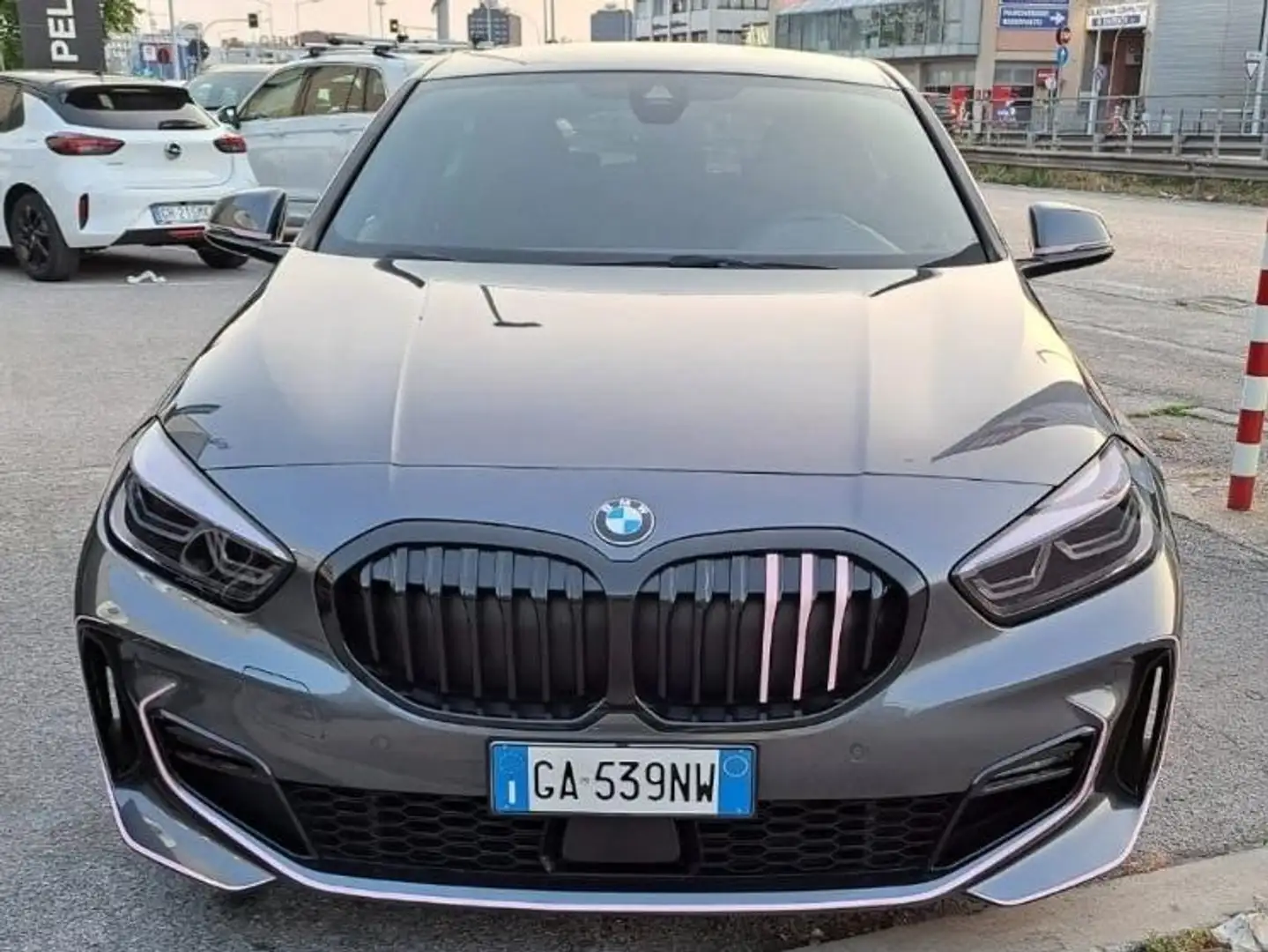 BMW 116 Serie 1 F40 116d Msport auto Grijs - 1