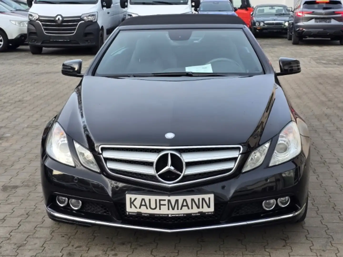 Mercedes-Benz E 200 Cabrio CGI BlueEfficiency 1.Hand Black - 2