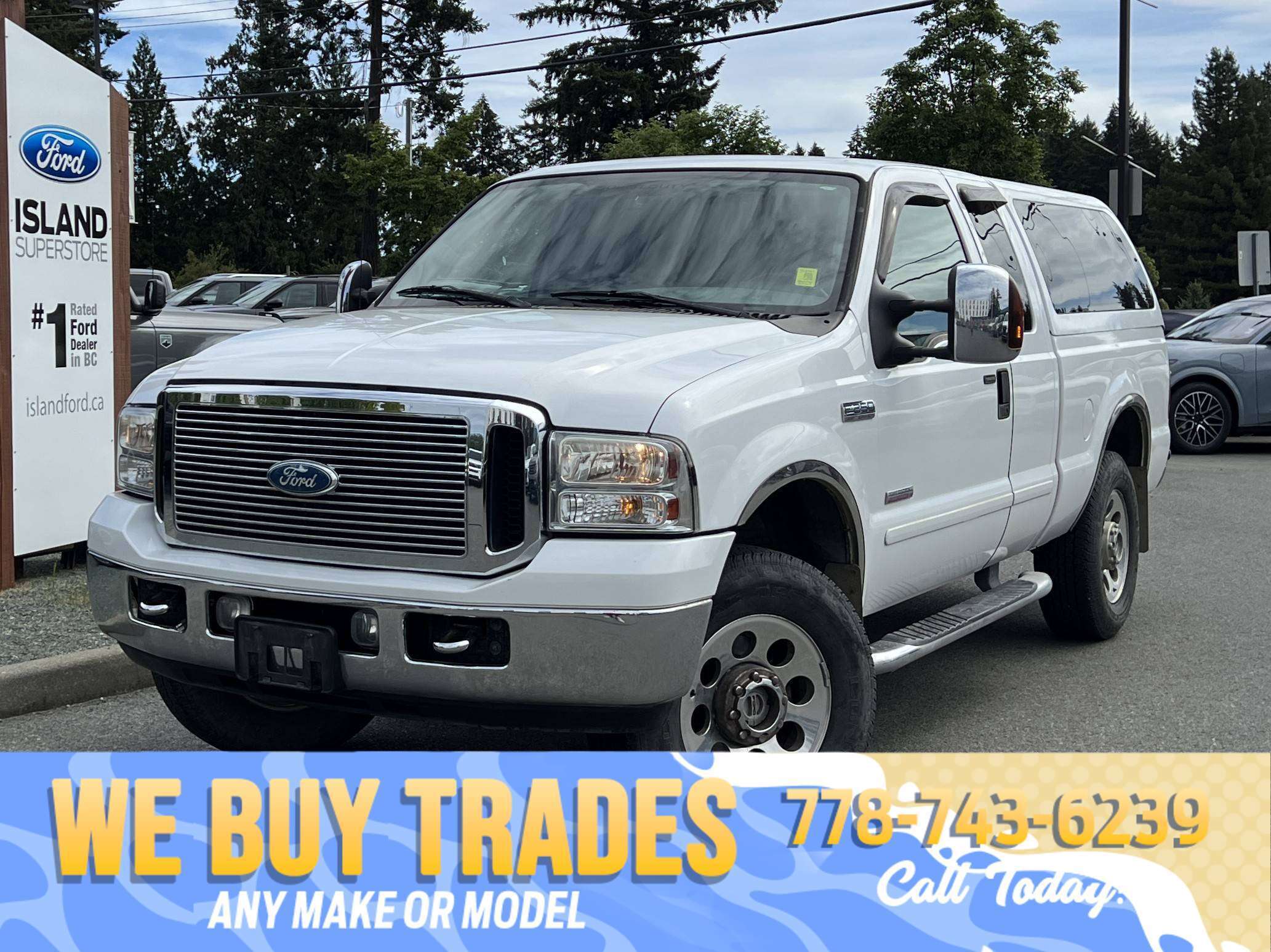 White 2006 Ford F-250 Super Duty Pickup Truck Four-Wheel Drive Automatic