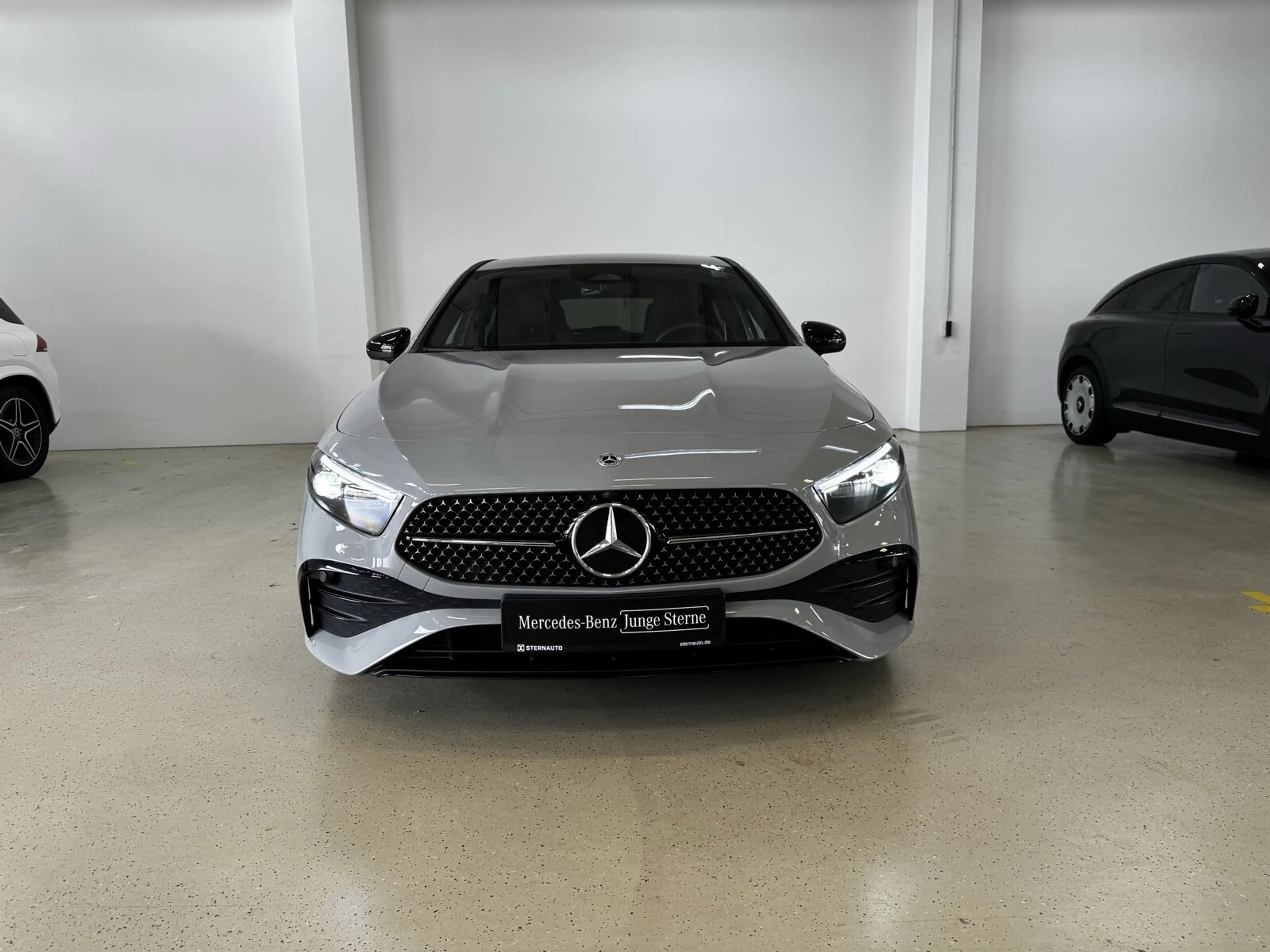 Mercedes-Benz A 200 A 200 d Kompaktlimousine AMG Distr Standh Multibeam Night 19 Zoll — photo 3