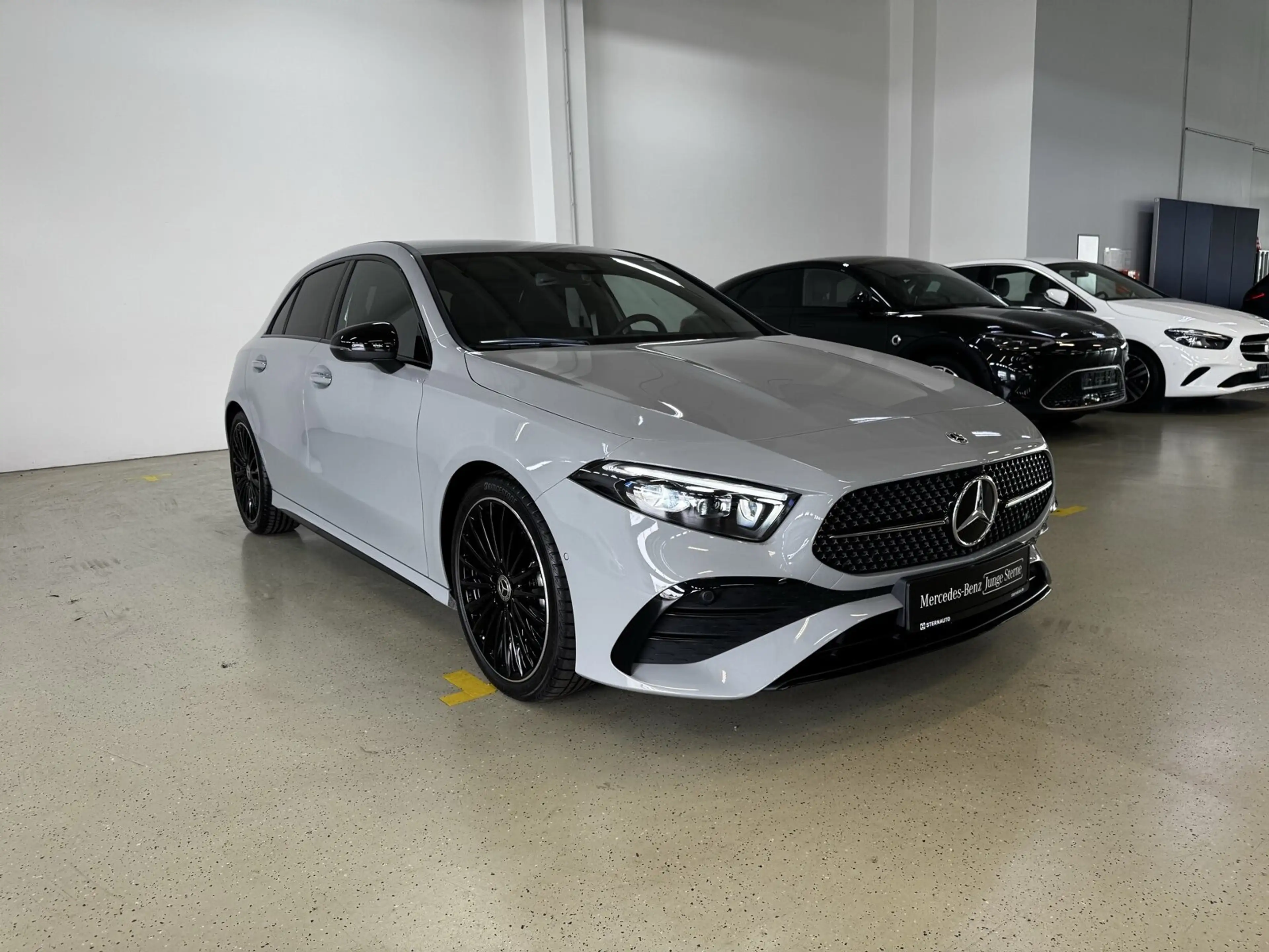 Mercedes-Benz A 200 A 200 d Kompaktlimousine AMG Distr Standh Multibeam Night 19 Zoll — photo 4