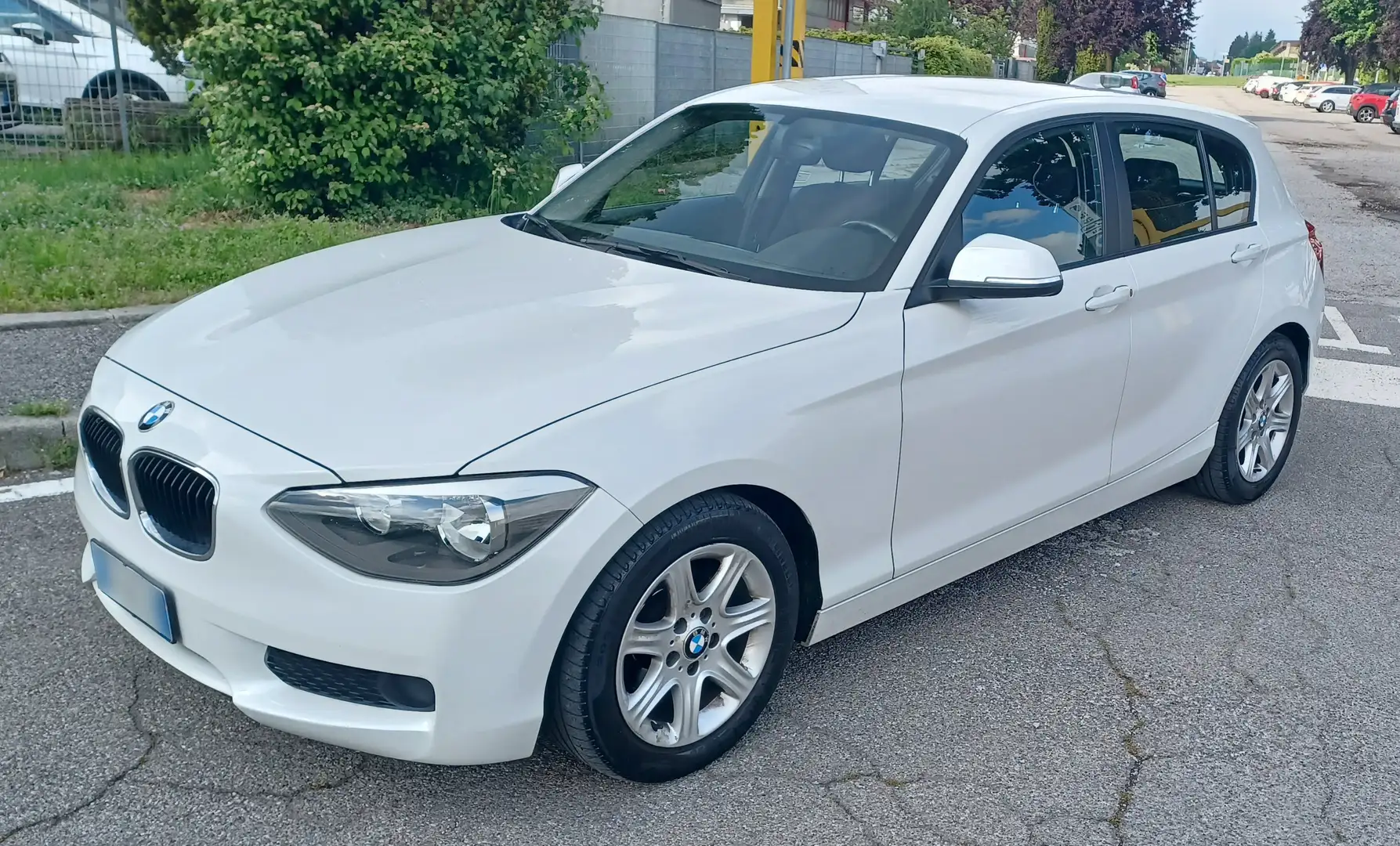 BMW 116 d Serie 1 5p EURO 5B Bianco - 2