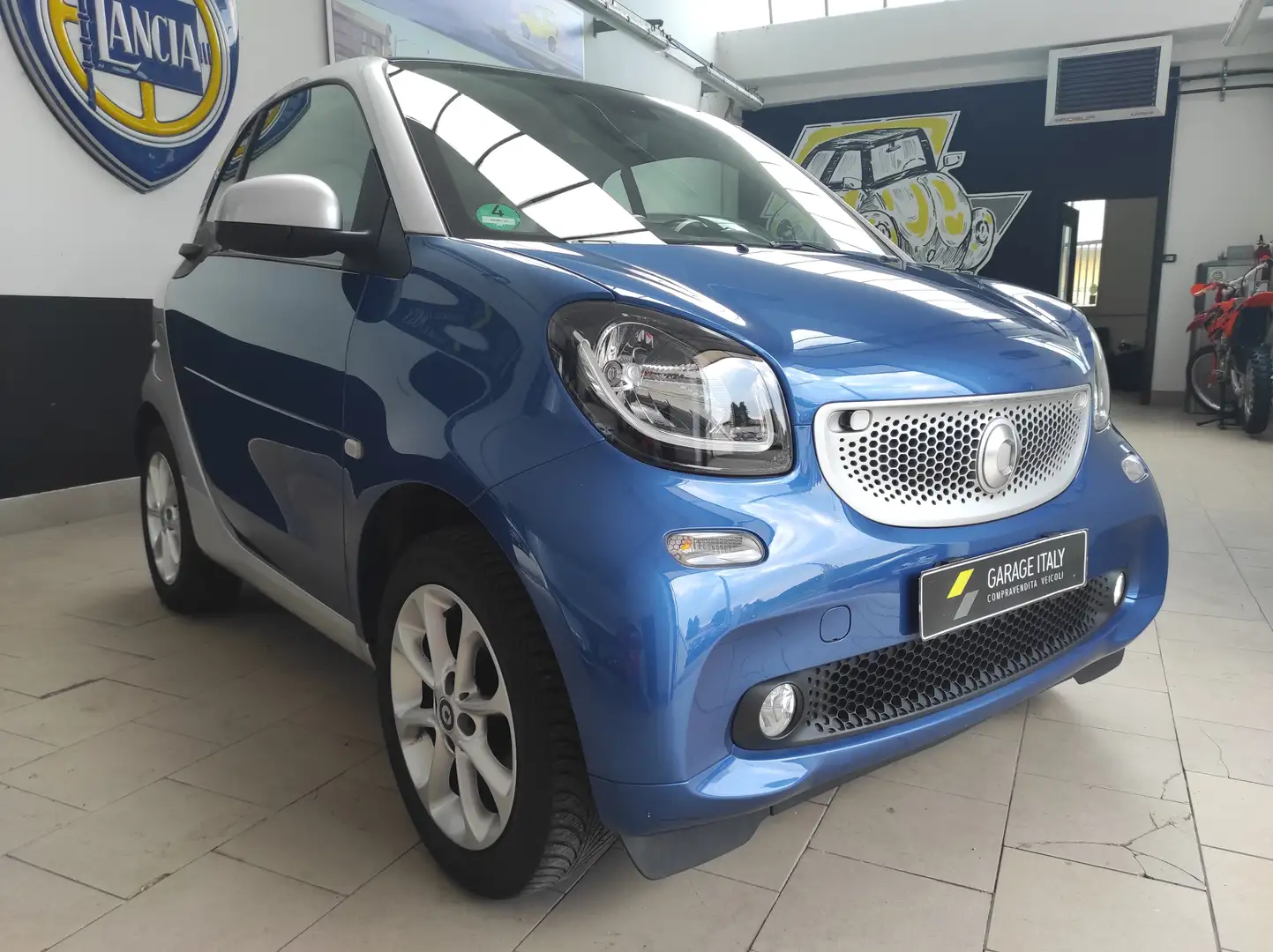 smart forTwo Fortwo 1.0 Urban (sport edition1) 71cv twinamic Bleu - 1