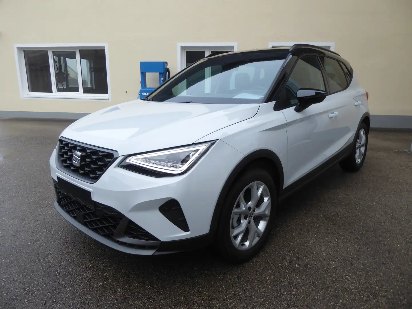 SEAT Arona FR Weiß - 1