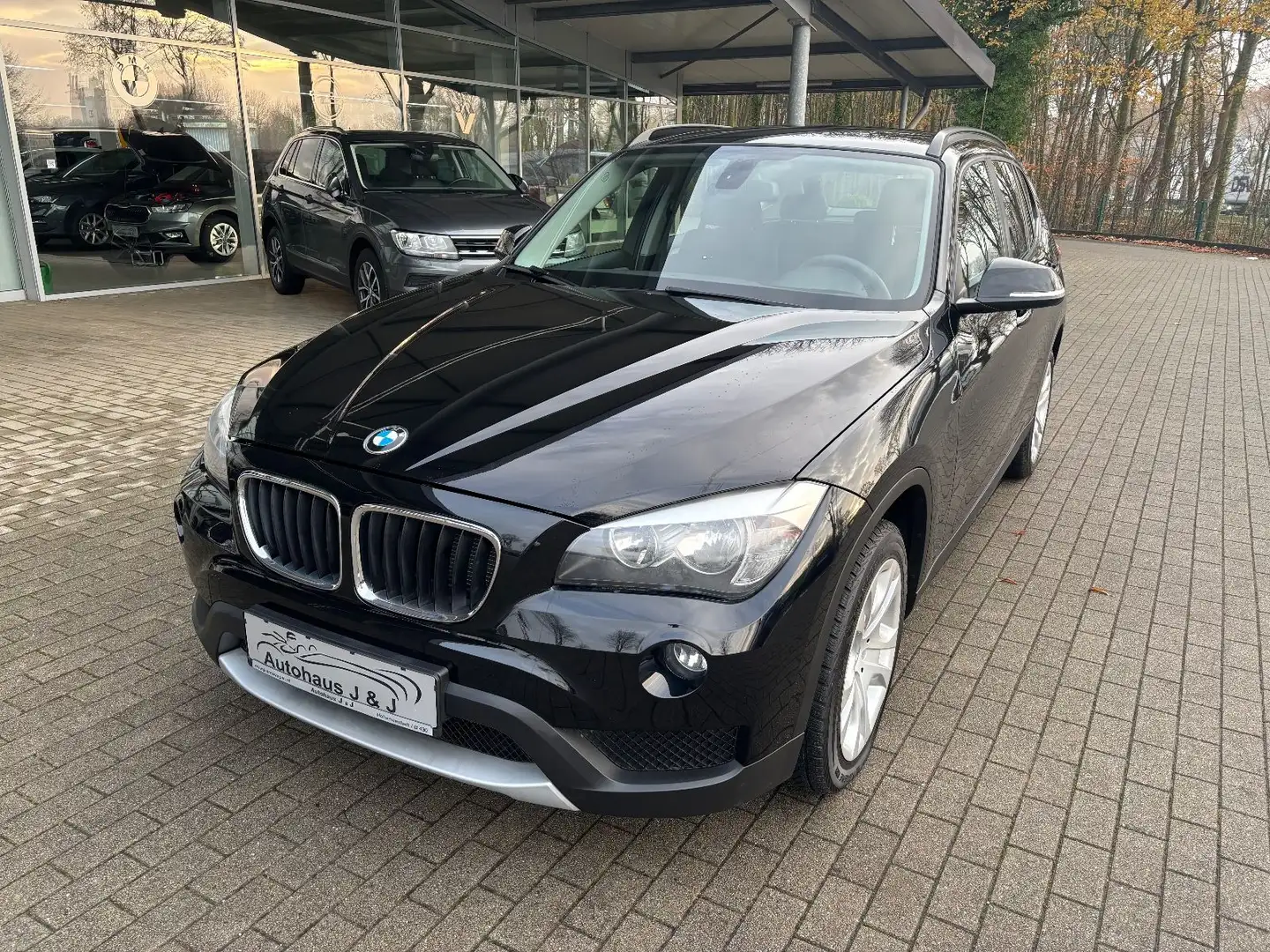 BMW X1 16 d sDrive Bluetooth/PDC/Klima/Nebelscheinw. Schwarz - 1