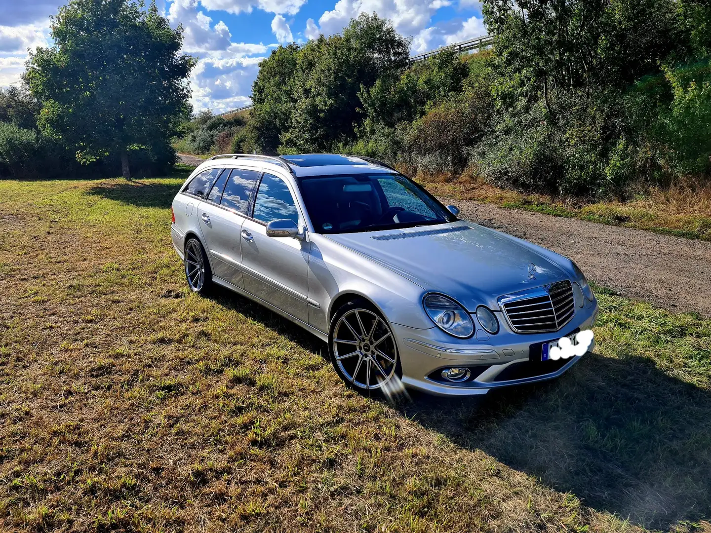 Mercedes-Benz E 500 T 7G-TRONIC Avantgarde Silber - 2