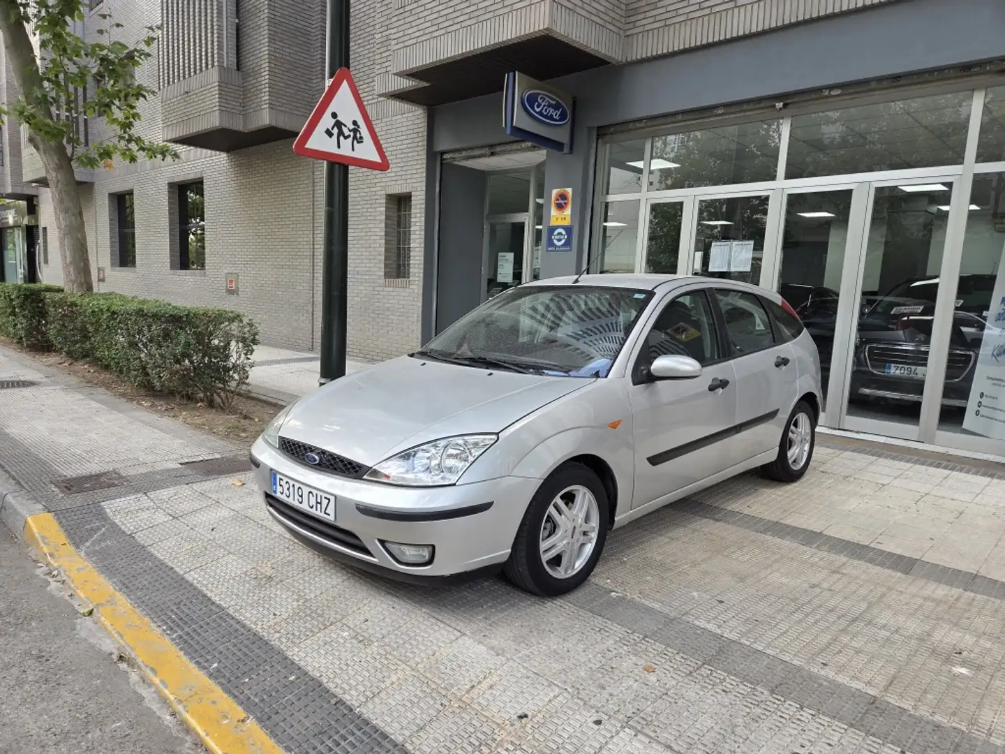 Ford Focus 1.8 TDCi Trend 5p. Plateado - 1