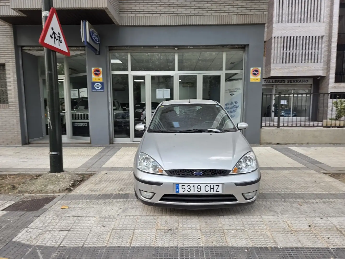 Ford Focus 1.8 TDCi Trend 5p. Plateado - 2