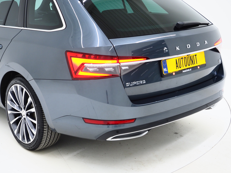 Skoda Superb Combi 1.4 TSI iV Laurin & Klement | Panoramadak | — photo 14