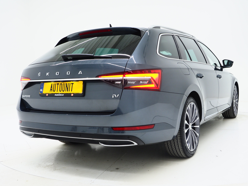 Skoda Superb Combi 1.4 TSI iV Laurin & Klement | Panoramadak | — photo 9