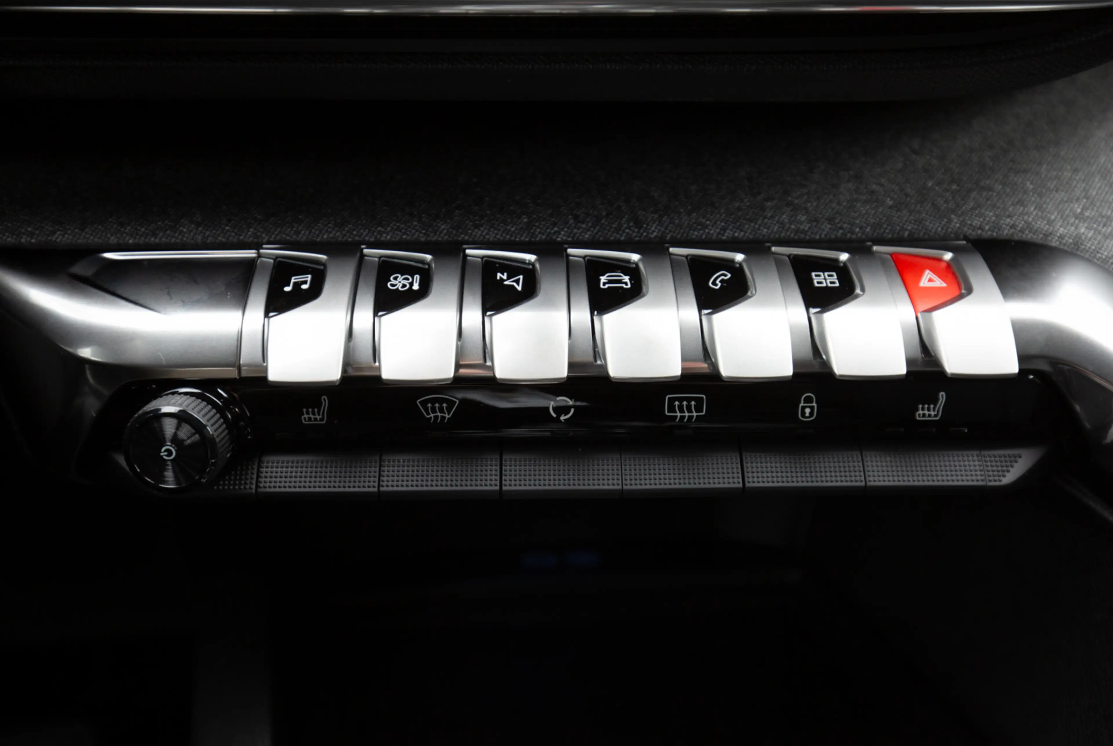 Peugeot 3008 Allure Pack 1.2 PureTech 130 EAT8 *GRIP-CONTROL*SHZ* — photo 11