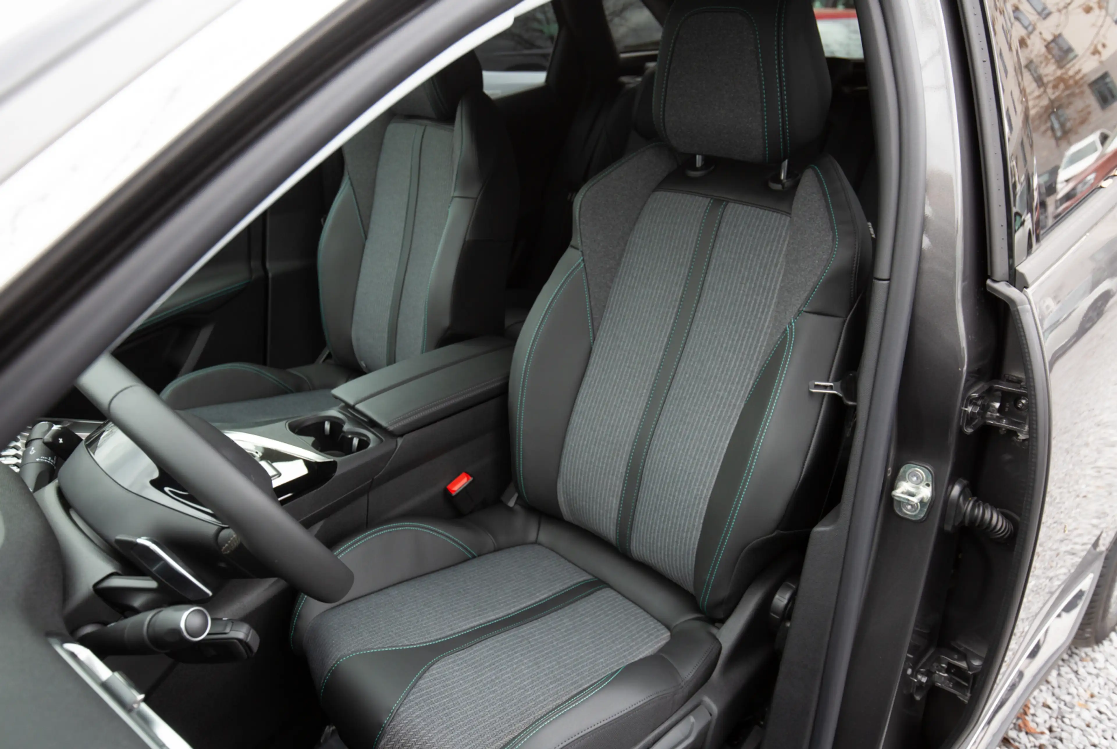 Peugeot 3008 Allure Pack 1.2 PureTech 130 EAT8 *GRIP-CONTROL*SHZ* — photo 8