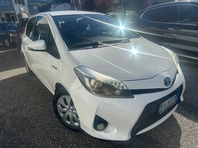 Toyota Yaris Hybrid Basis