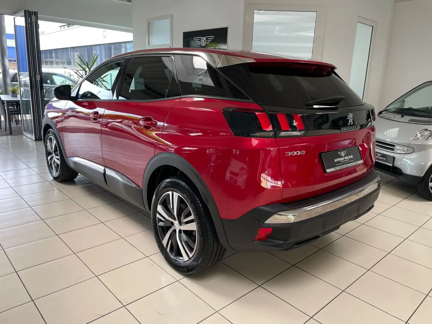 Peugeot 3008 1,2 12V e-THP PureTech Allure Pack Rot - 2