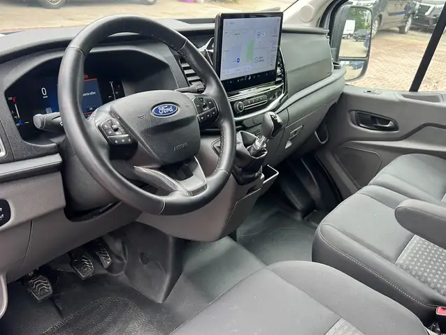 Ford Transit view 11