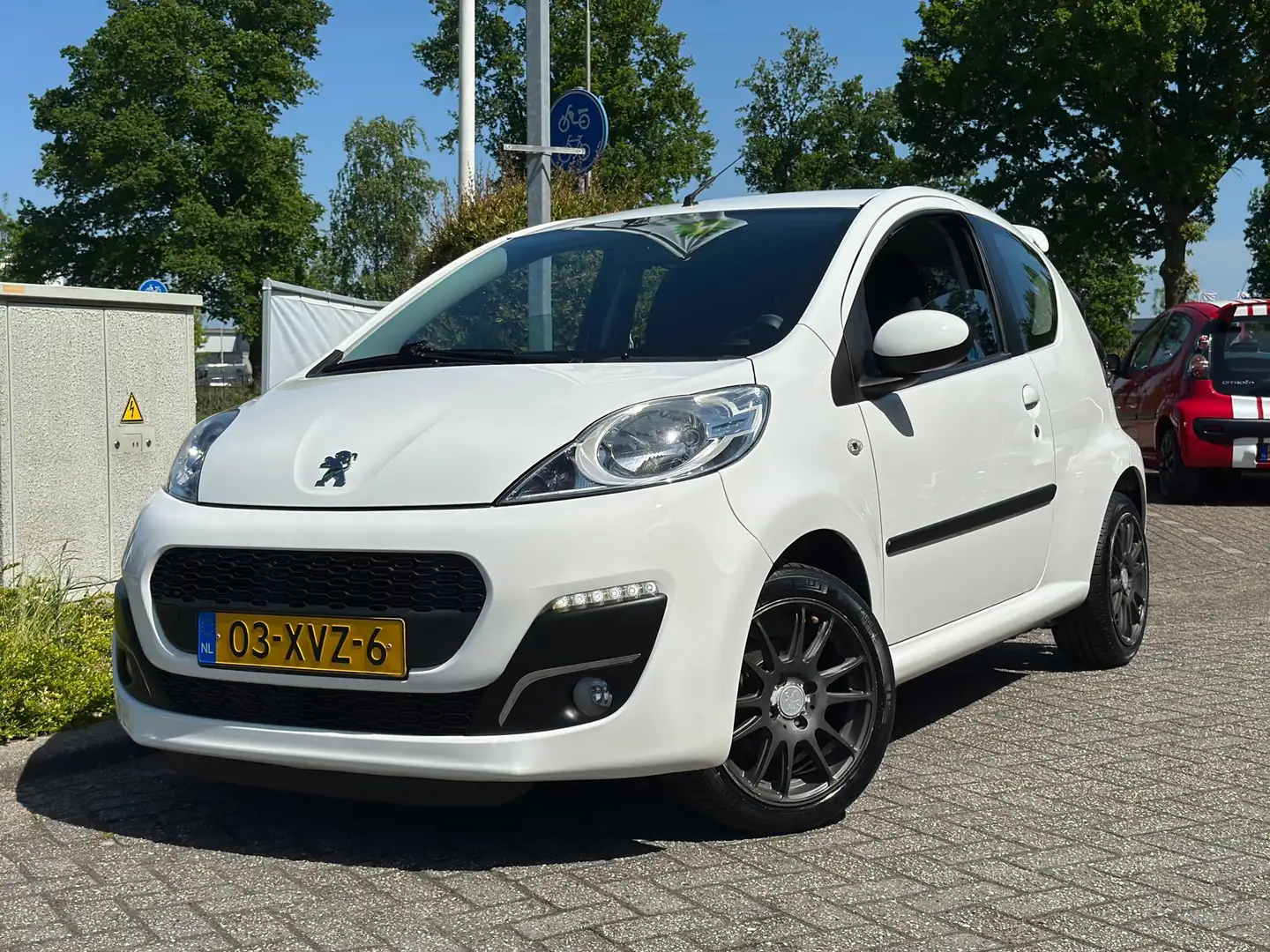 Peugeot 107 1.0 Active sport facelift airco led Wit - 1