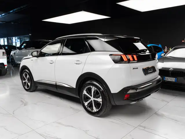 Peugeot 3008 view 6