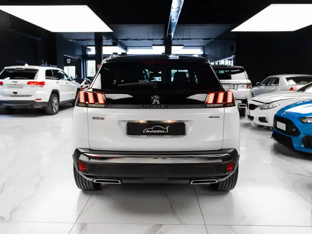 Peugeot 3008 view 4