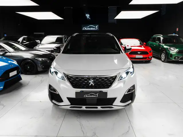 Peugeot 3008 view 2
