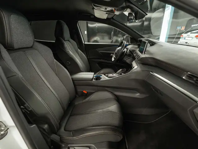 Peugeot 3008 view 11
