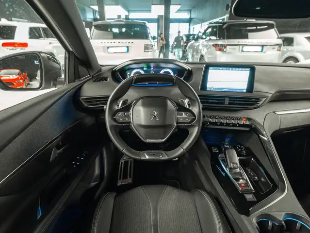 Peugeot 3008 view 8