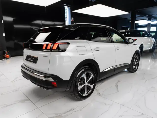 Peugeot 3008 view 5