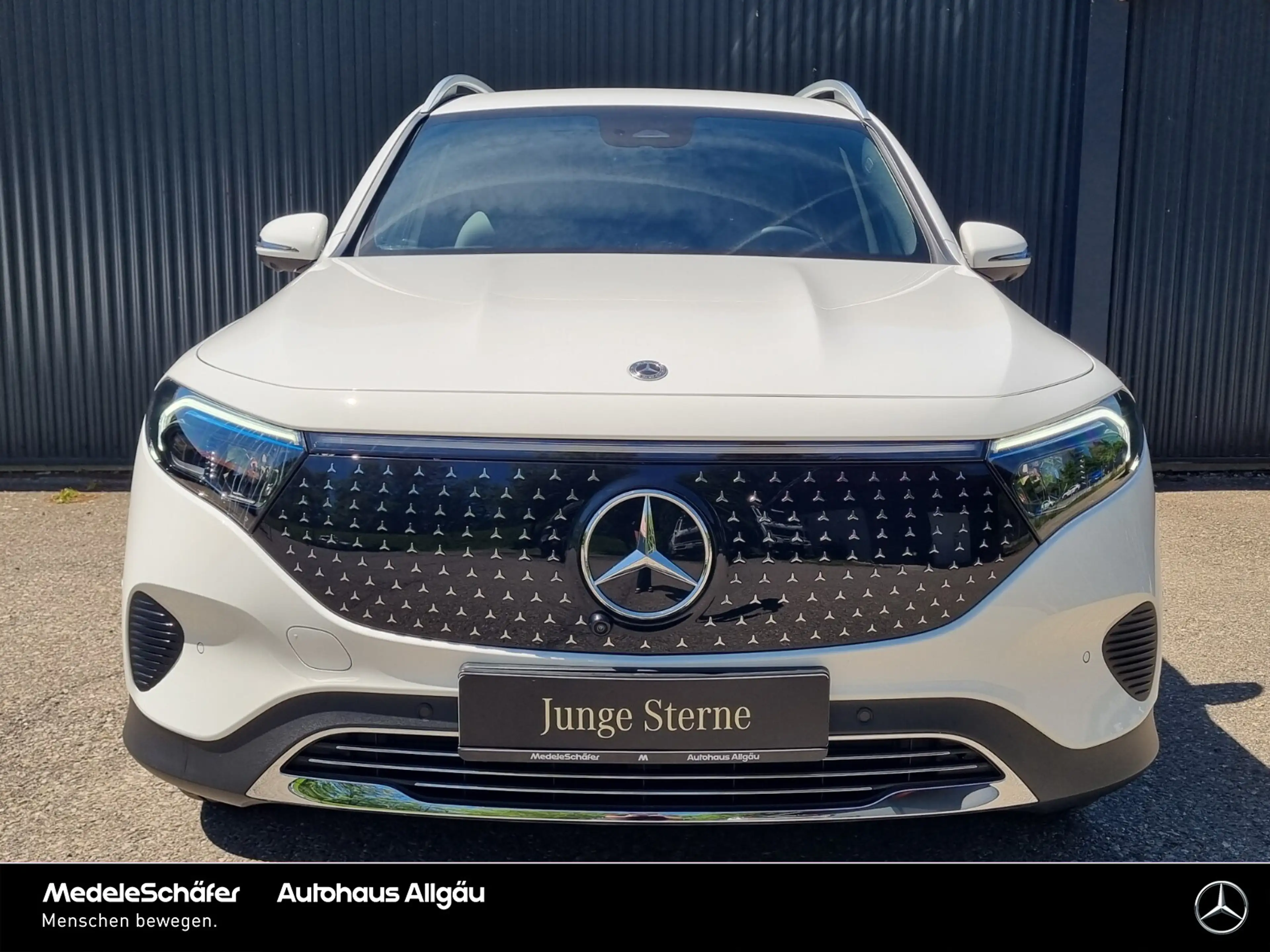 Mercedes-Benz EQB 300 EQB 300 4M ElectricART Fahr-Assi 360° KeylessGO — photo 3