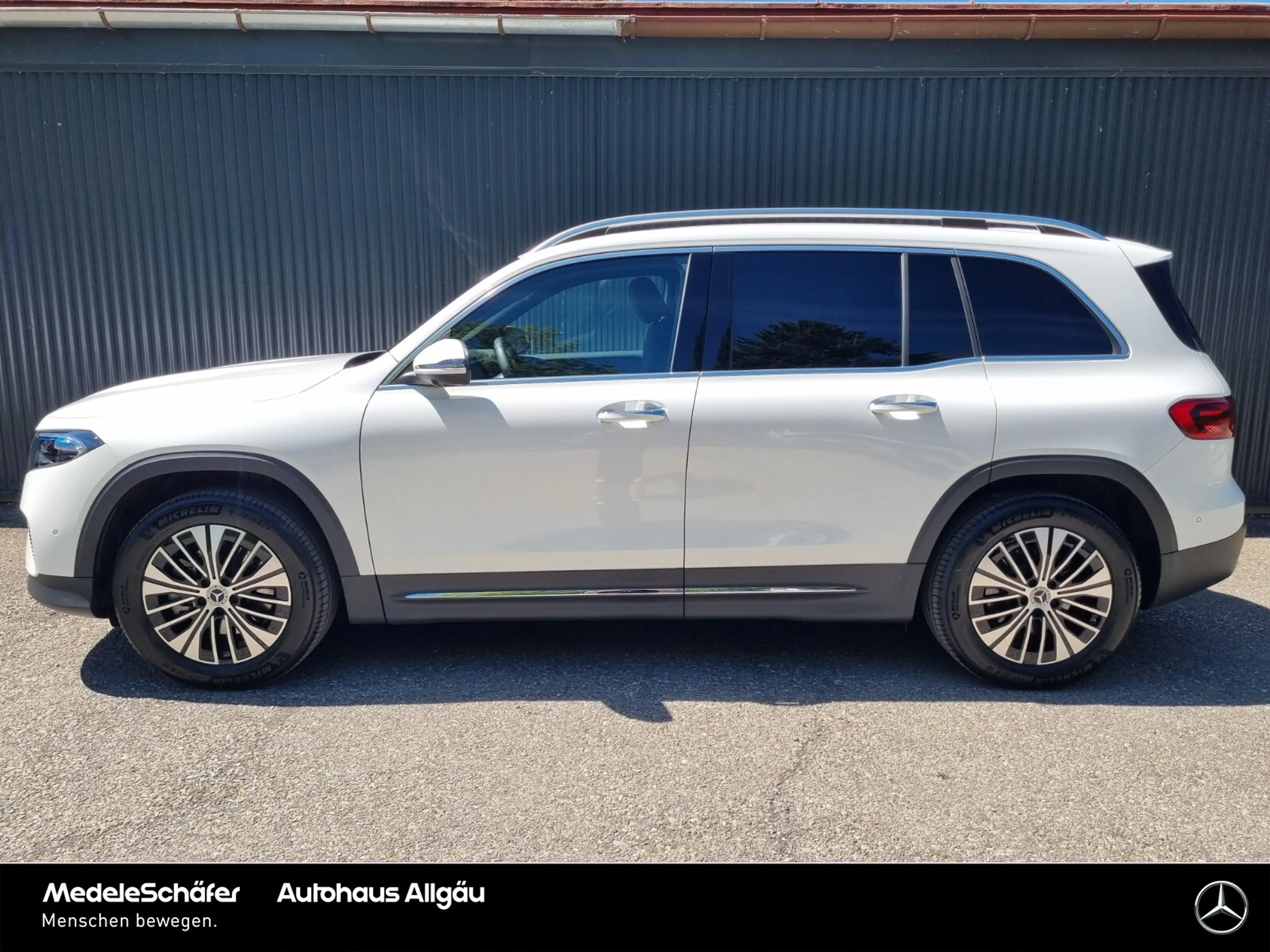 Mercedes-Benz EQB 300 EQB 300 4M ElectricART Fahr-Assi 360° KeylessGO — photo 9