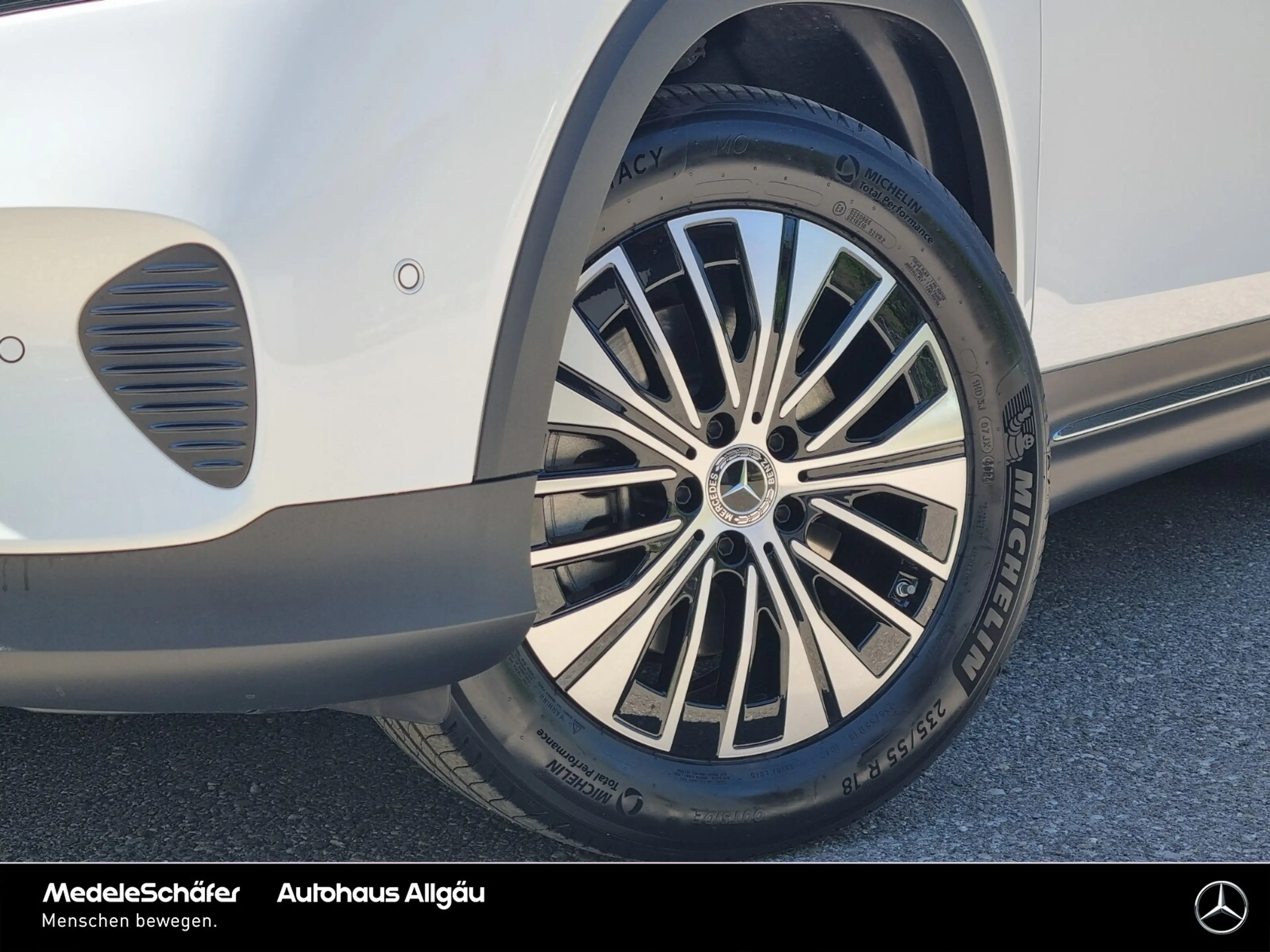 Mercedes-Benz EQB 300 EQB 300 4M ElectricART Fahr-Assi 360° KeylessGO — photo 10
