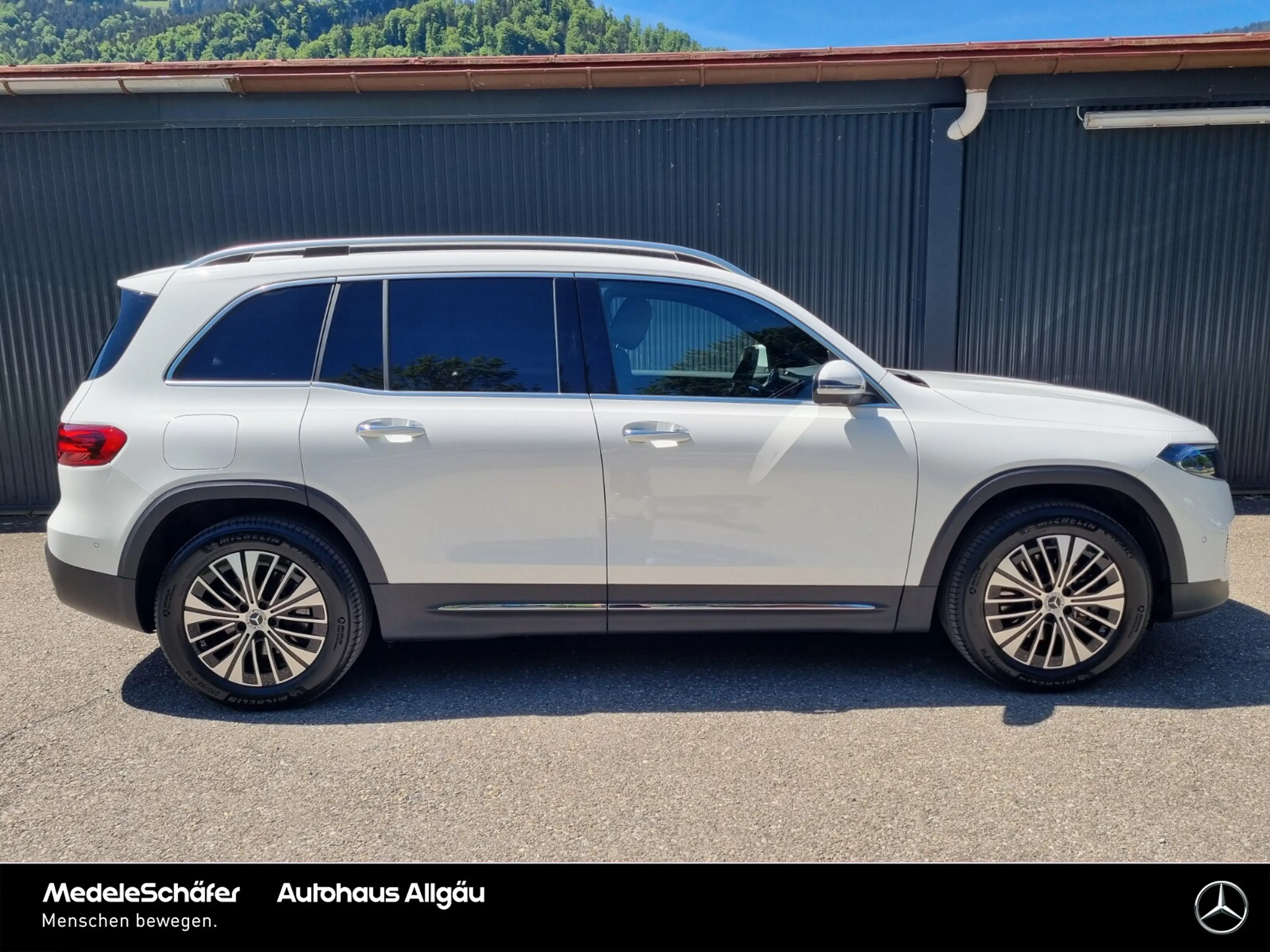 Mercedes-Benz EQB 300 EQB 300 4M ElectricART Fahr-Assi 360° KeylessGO — photo 5