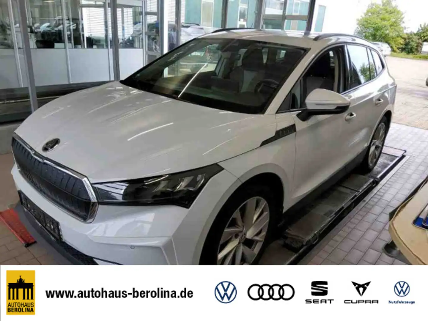 Skoda Enyaq iV 60 *PANO*R-CAM*GRA*PDC*NAV*LED*SHZ* Weiß - 1