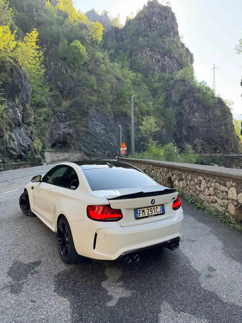 BMW M2 Coupe 3.0 DKG LCI Facelift Bílá - 2