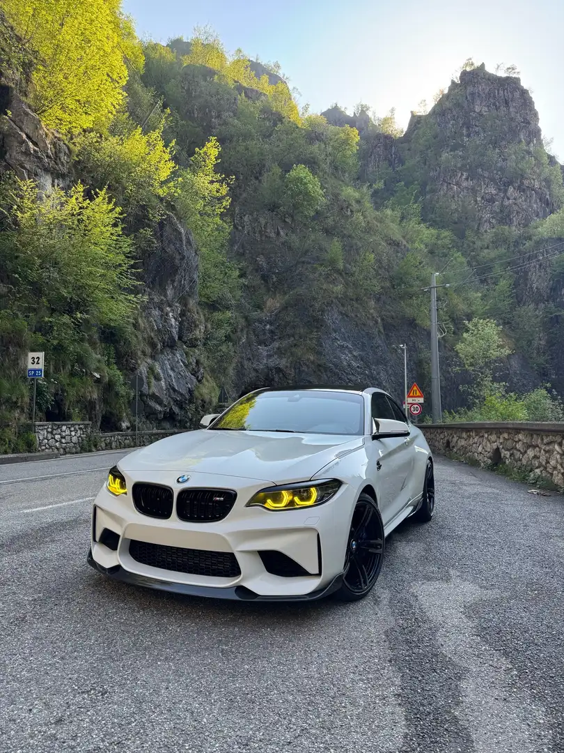 BMW M2 Coupe 3.0 DKG LCI Facelift Bílá - 1