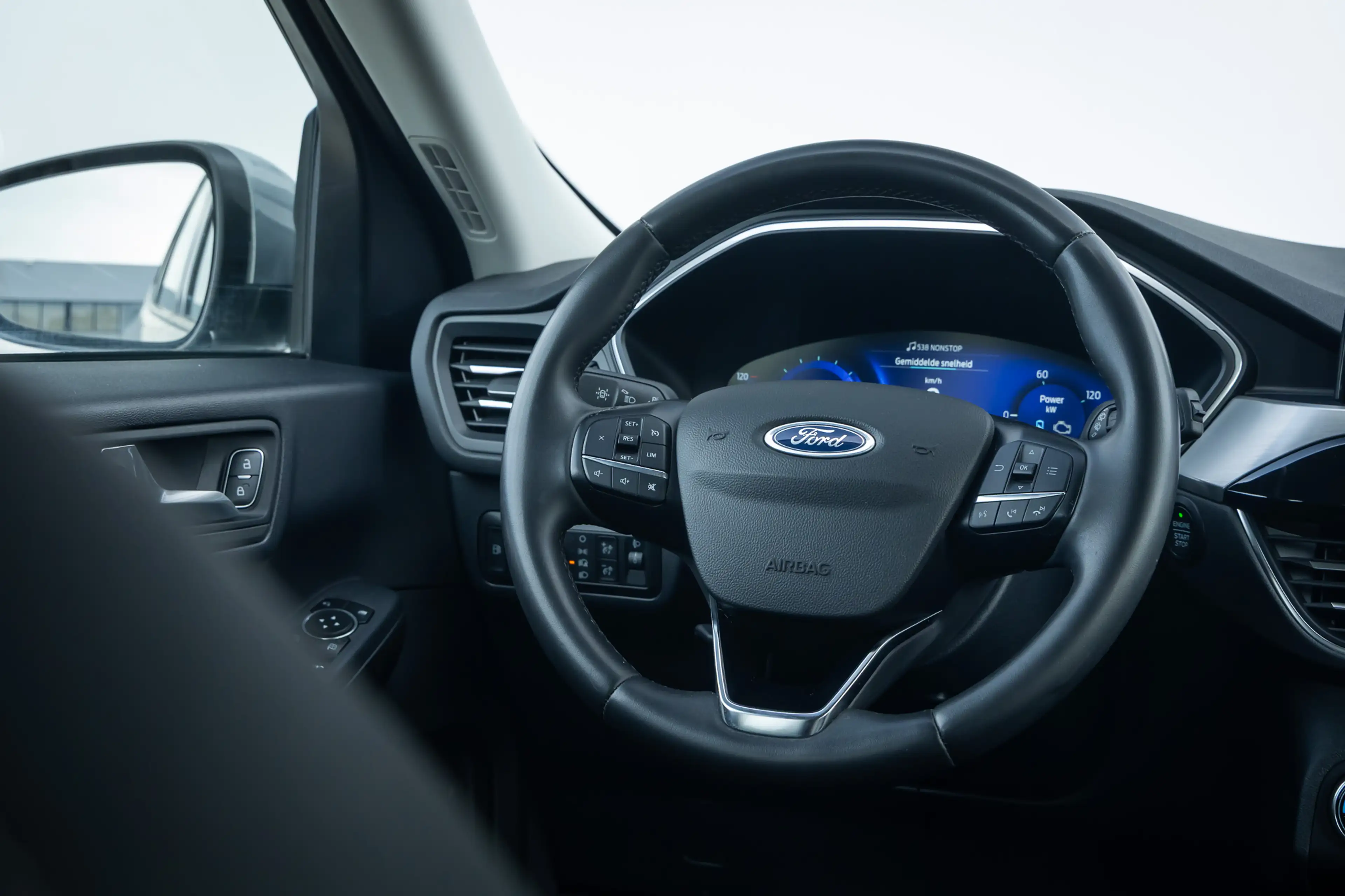 Ford Kuga 2.5 PHEV Titanium camera | klimaat control | pdc | — photo 9