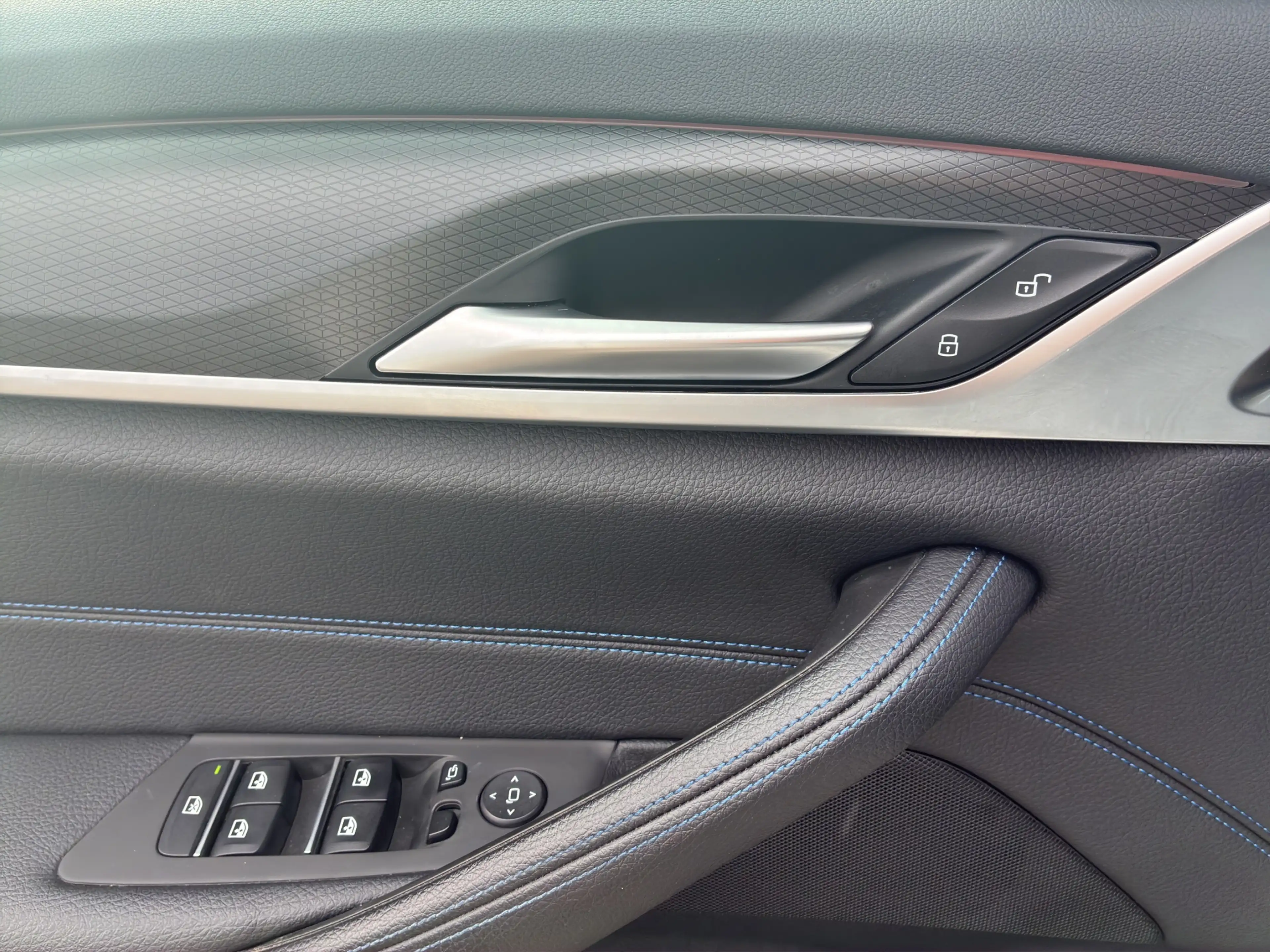 BMW 530 d Mild Hybrid M Sport (EURO 6d) — photo 12