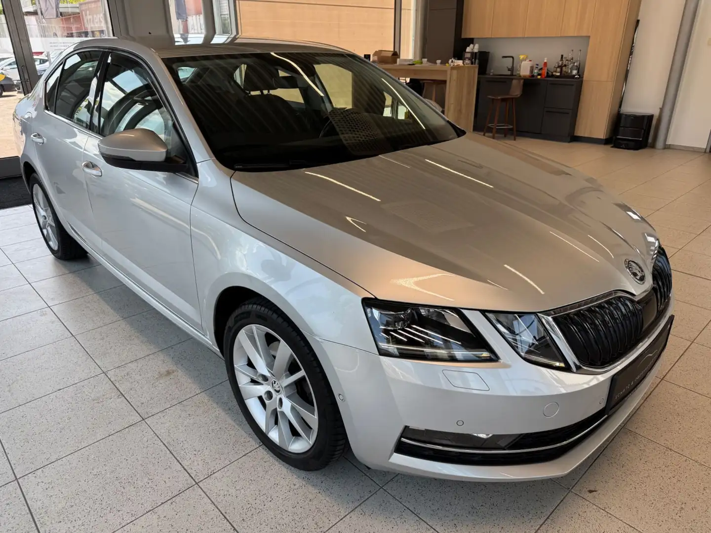 Skoda Octavia 1.0 TSI Style Silber - 2