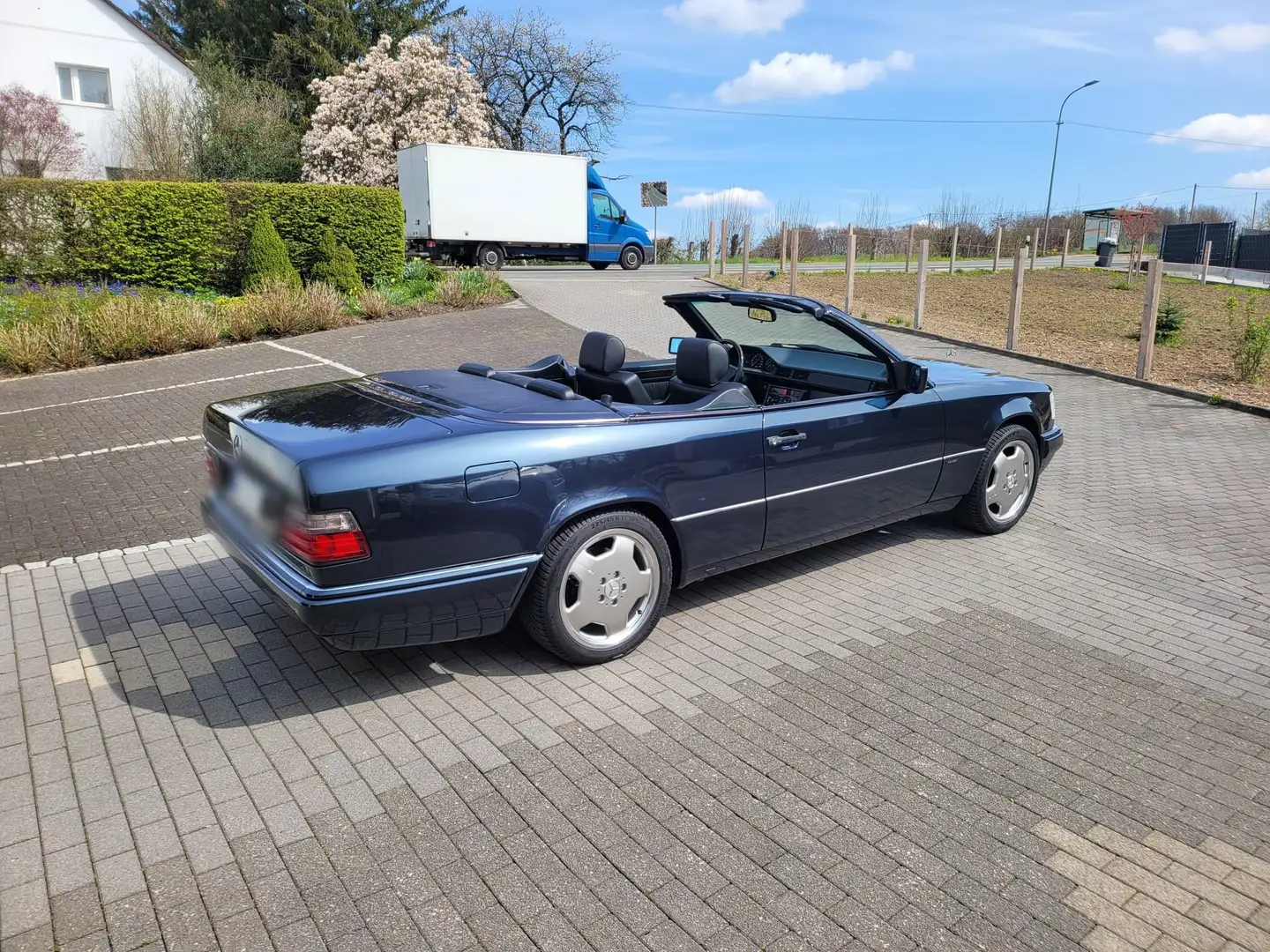 Mercedes-Benz E 200 T Avantgarde Schwarz - 1