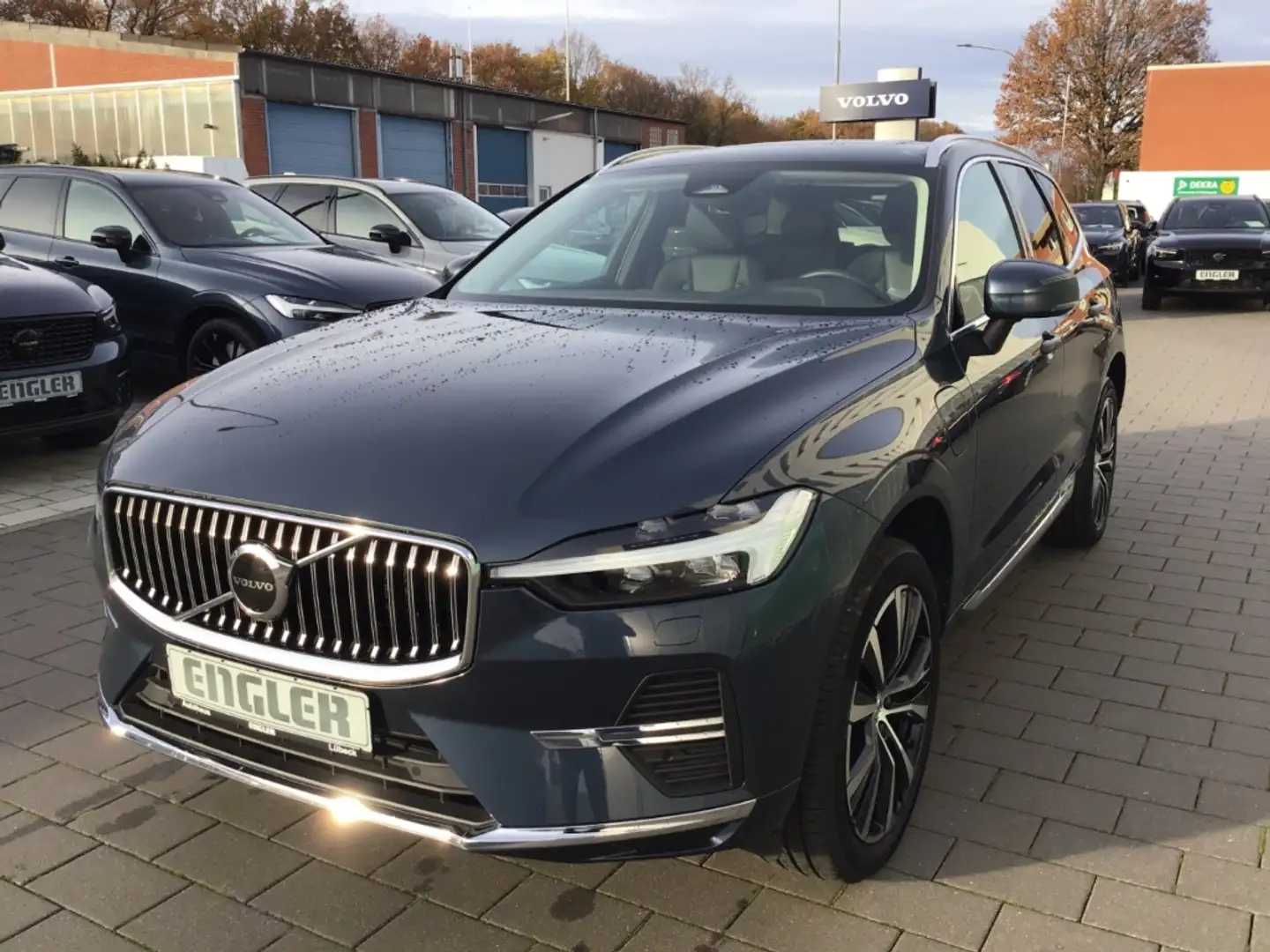 Volvo XC60 T6 Plus Bright AWD Stdhzg. Cam PanoDach Blau - 2