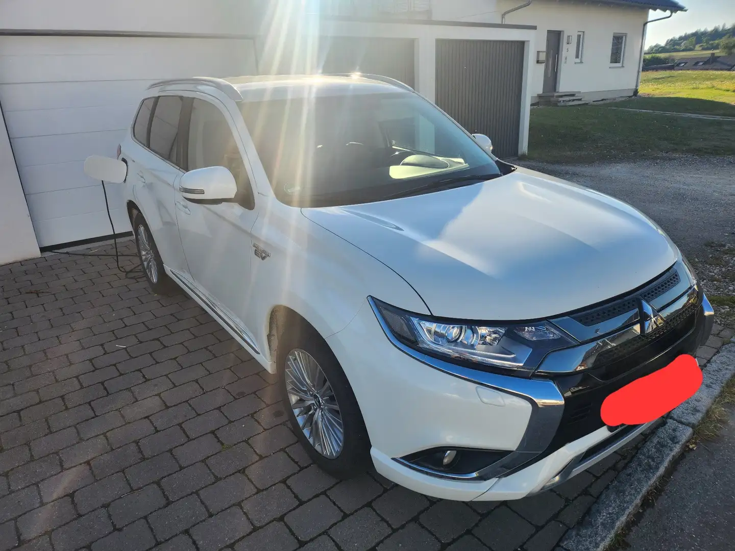 Mitsubishi Outlander PHEV Basis 4WD Weiß - 1