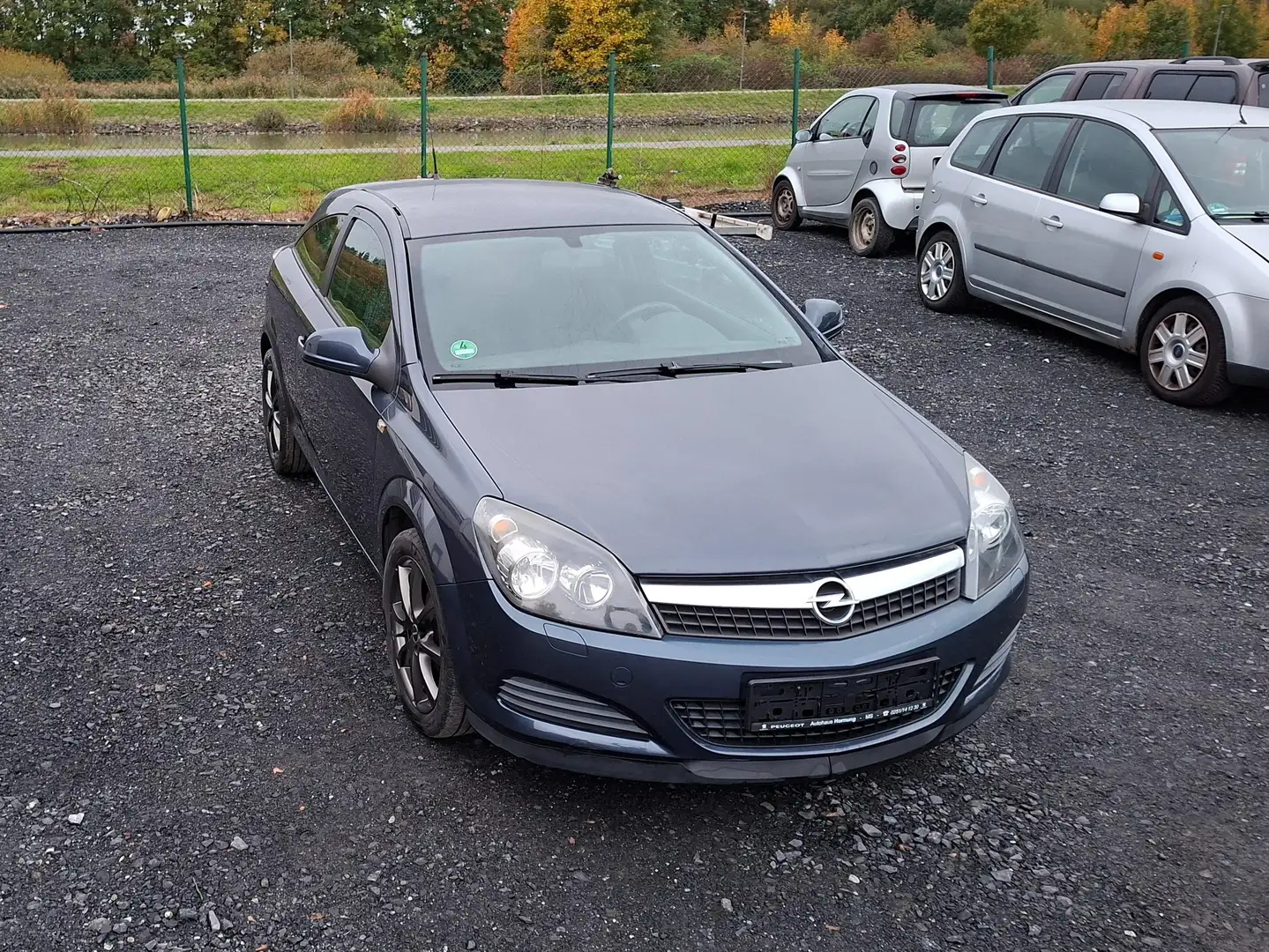 Opel Astra Schwarz - 1