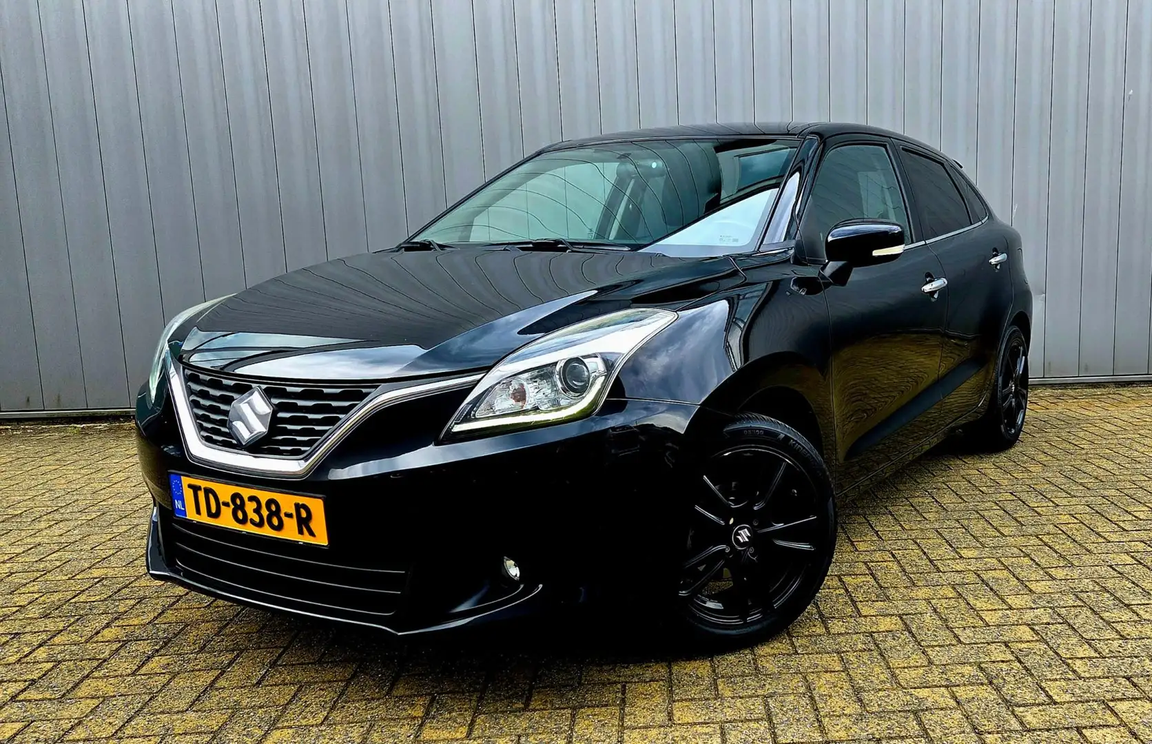 Suzuki Baleno 1.0 Boosterjet High Executive.Clima.Camera Zwart - 2