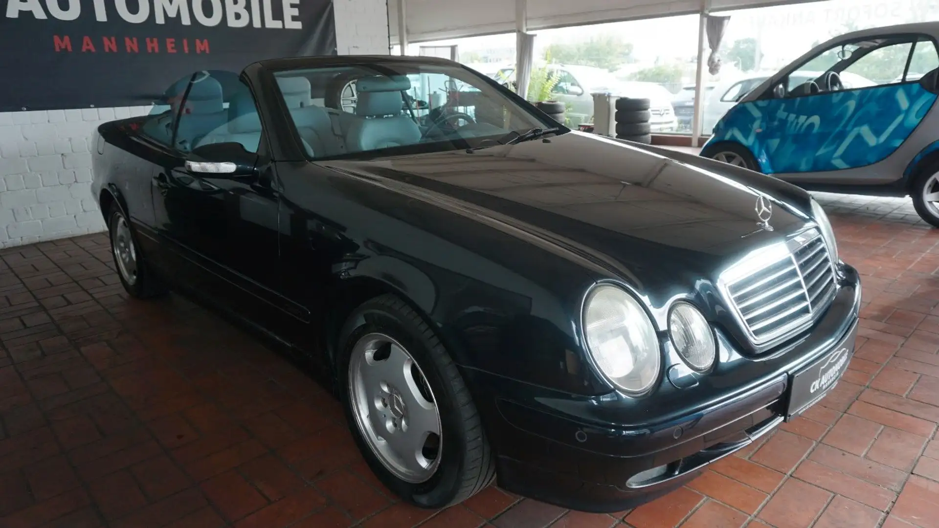 Mercedes-Benz CLK 320 AVANTGARDE Blau - 2