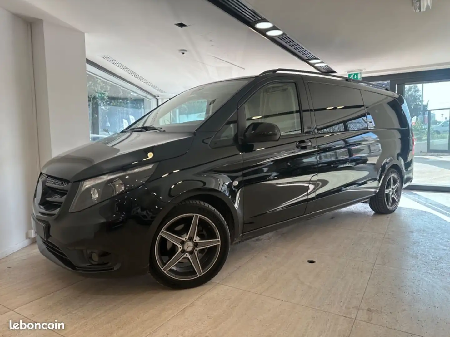 Mercedes-Benz V MERCEDES VIP Combi Tourer 116 2.1 CDI 16V 7G-TRONIC 163 cv Garantie 12 mois dans le réseau Constructeur Negro - 1