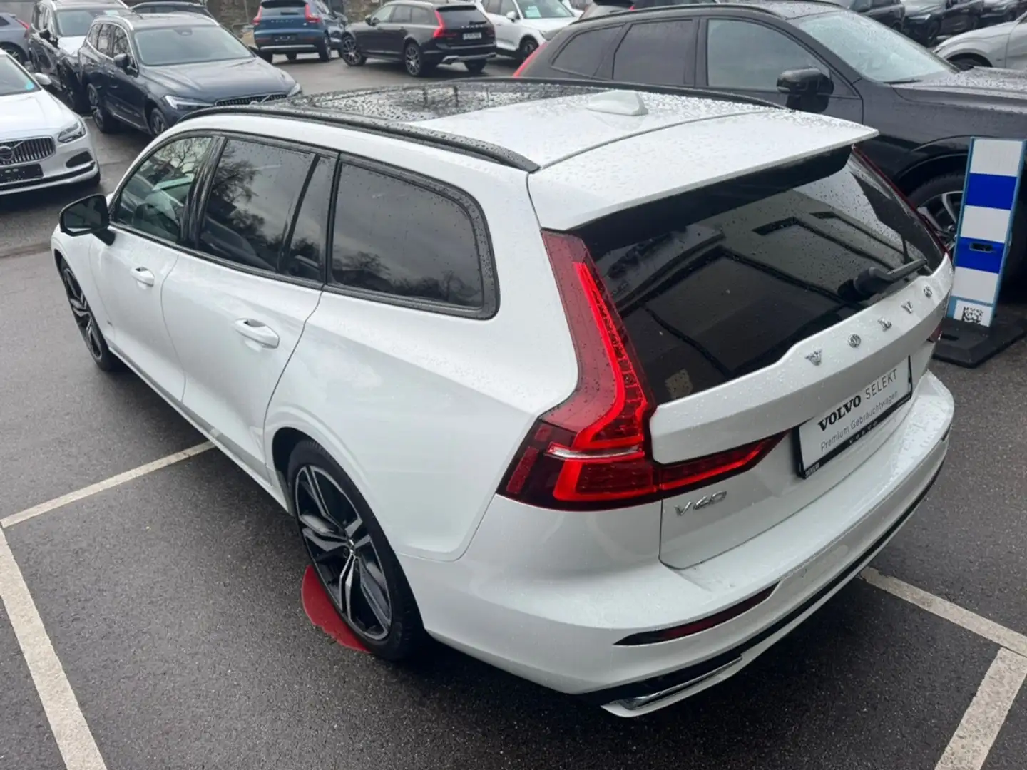 Volvo V60 R Design B4 Diesel EU6d Navi Leder digitales Cockp Weiß - 2