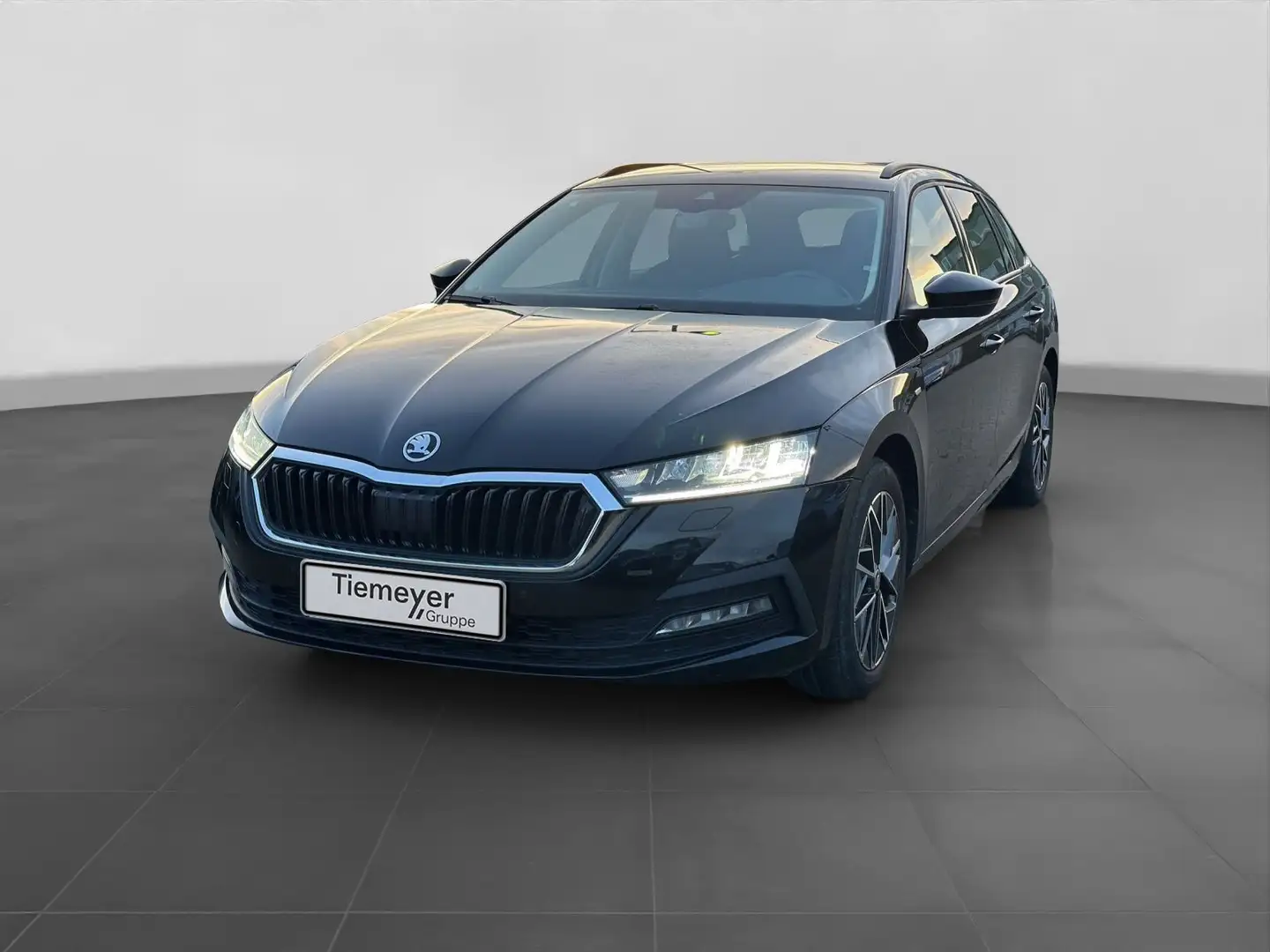 Skoda Octavia Combi 1.0 e-TEC DSG CLEVER LED LM17 Schwarz - 2