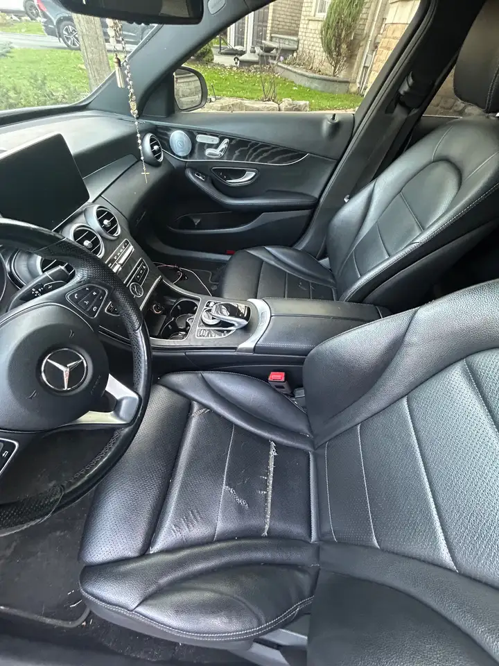 Mercedes-Benz C-Class снимка Mercedes-Benz C-Class